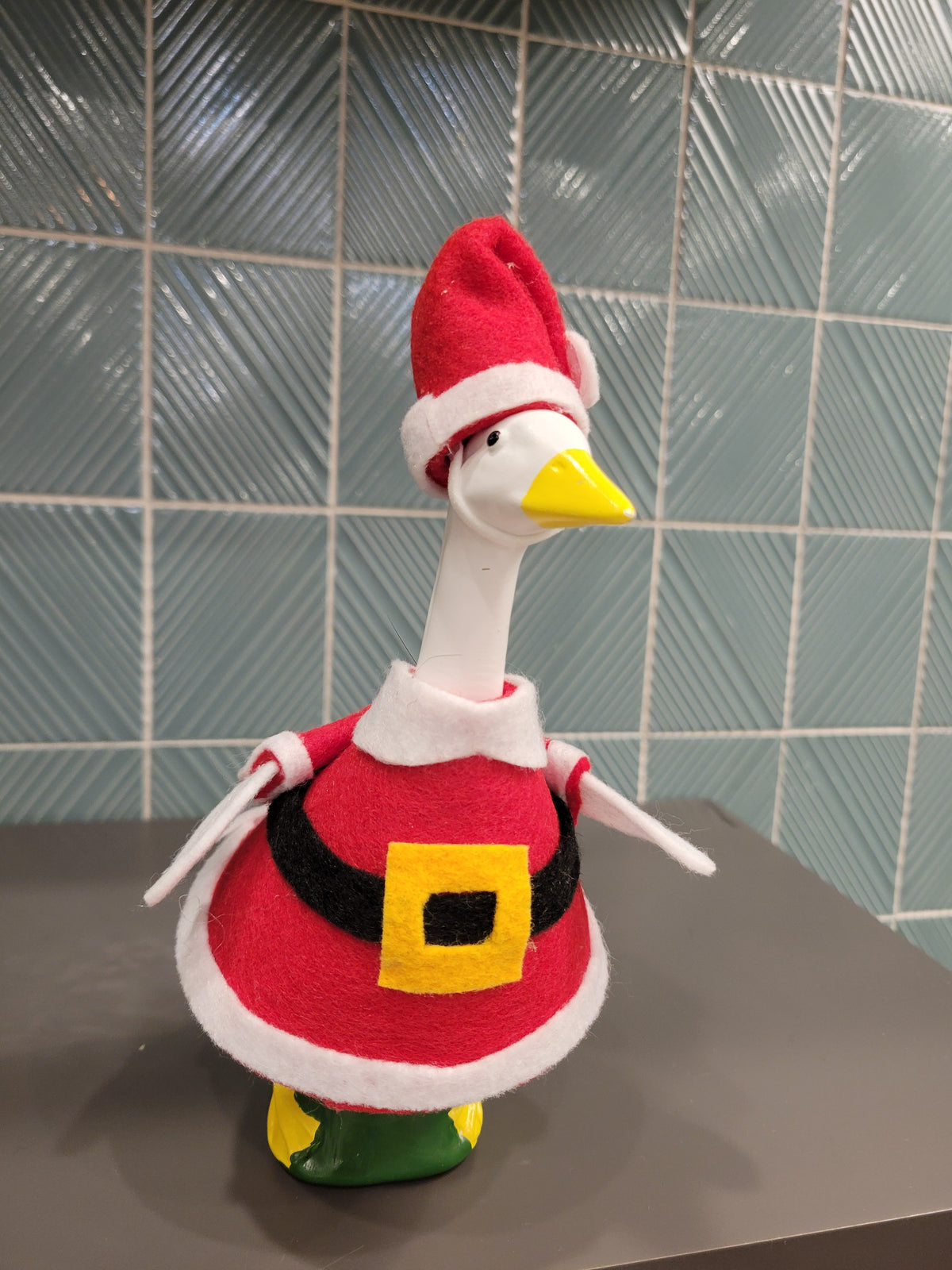 Santa Costume for 7 Inch Desk Goose